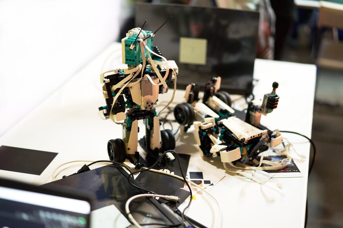 Imagen destacada de “Cómo iniciar un club de robótica en la escuela primaria”