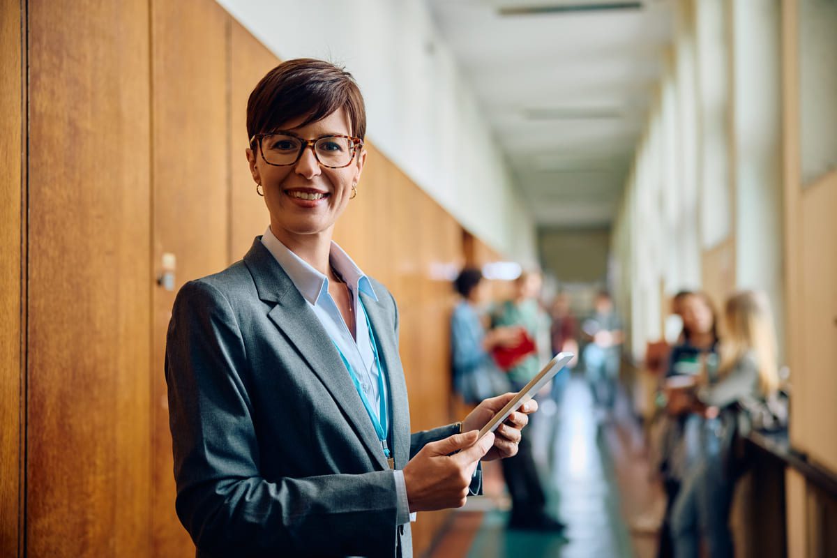 Imagen destacada de “Modelos híbridos y educación online en centros educativos”