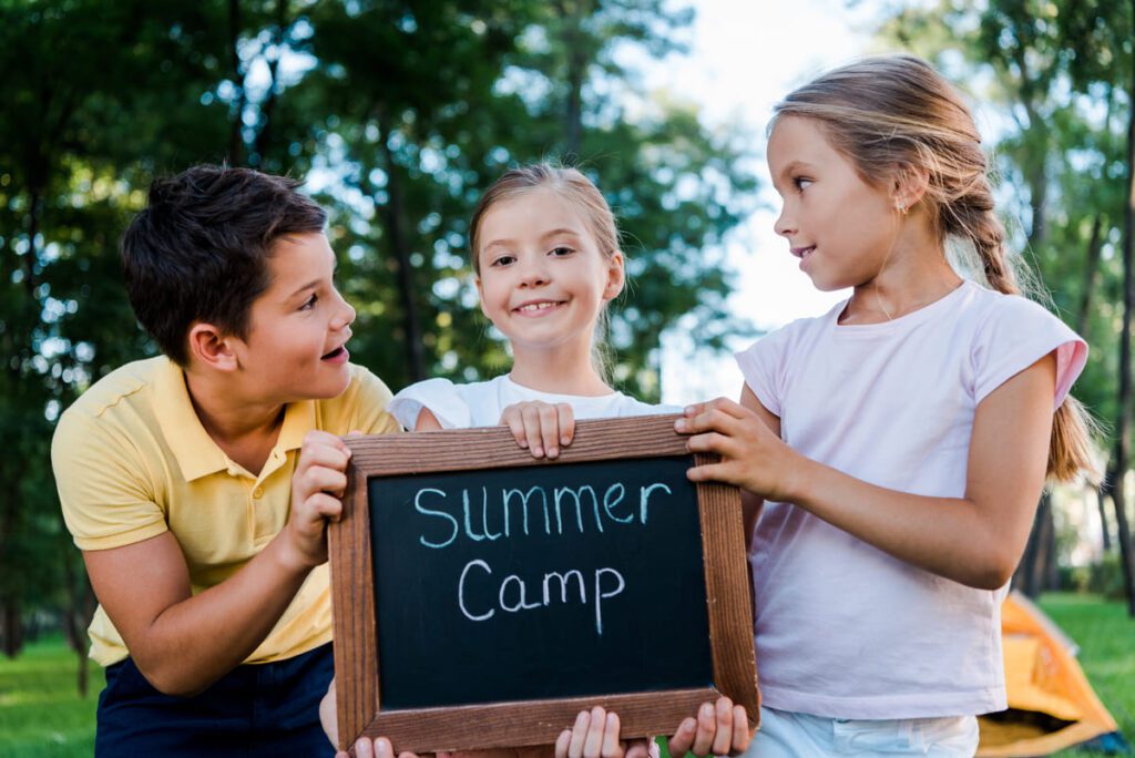 Funciones de un monitor de campamento: Habilidades y competencias necesarias