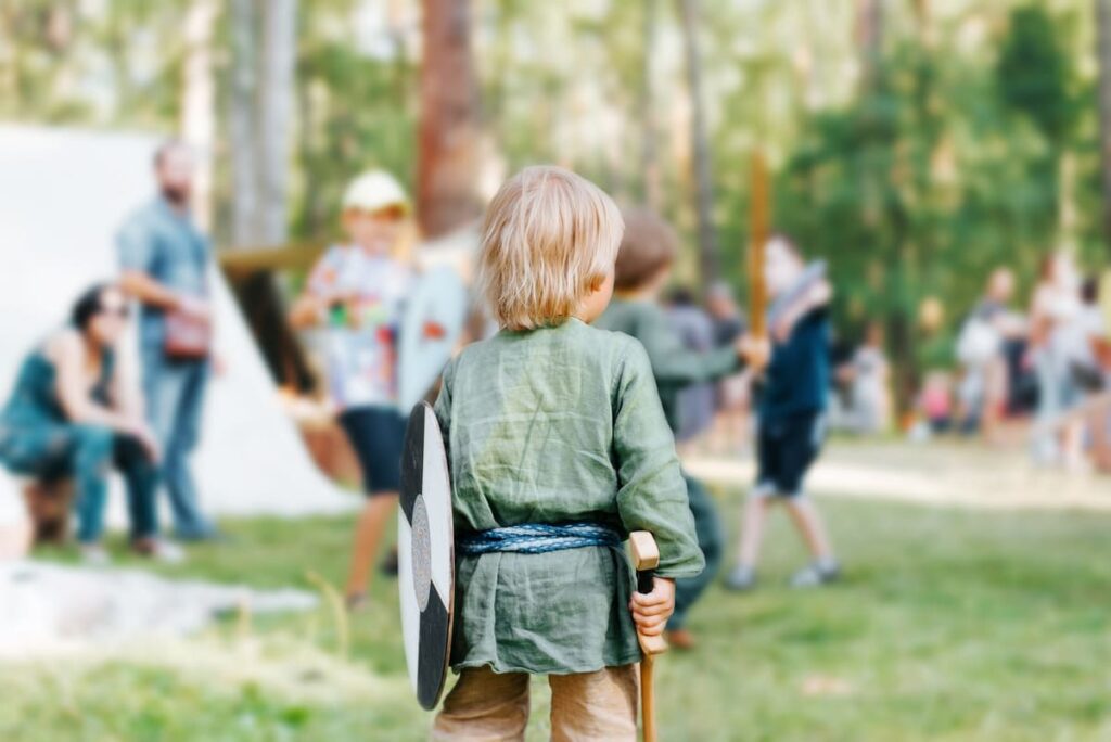 ¿Cómo organizar una semana temática en un campamento de verano? Definición del tema y objetivos