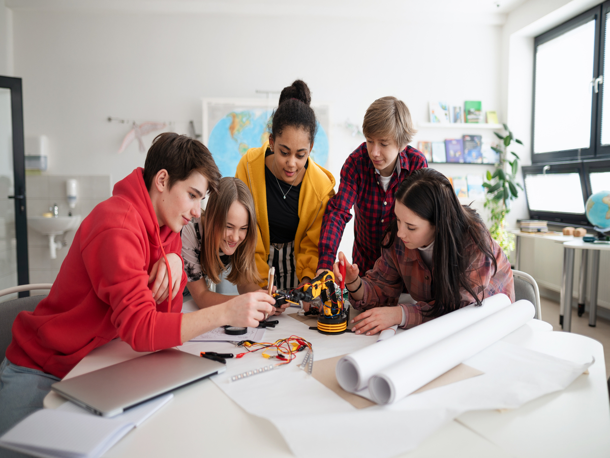 Descubre en Edocentes el curso online en Aprendizaje Cooperativo en Educación Secundaria, homologado y baremable en oposiciones.