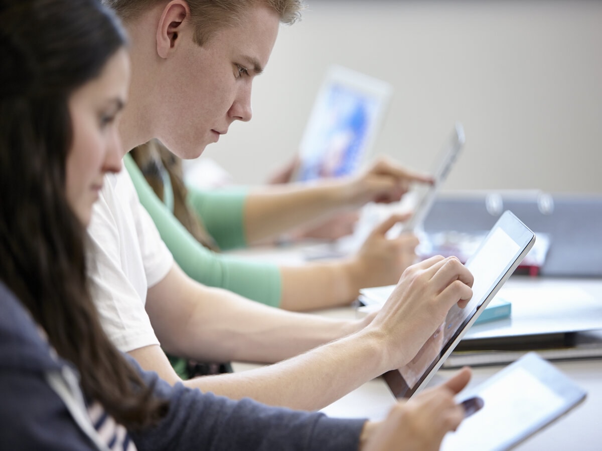 Imagen destacada de “Cómo usar las redes sociales en el aula. Descubre nuevas formas de enseñanza”