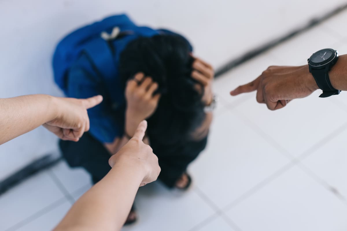 Imagen destacada de “5 estrategias para resolver conflictos en el aula”