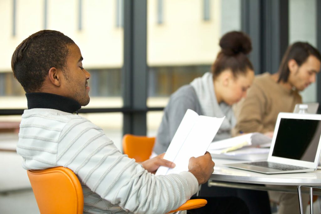Errores comunes al preparar oposiciones de educación:  No comprender bien el temario