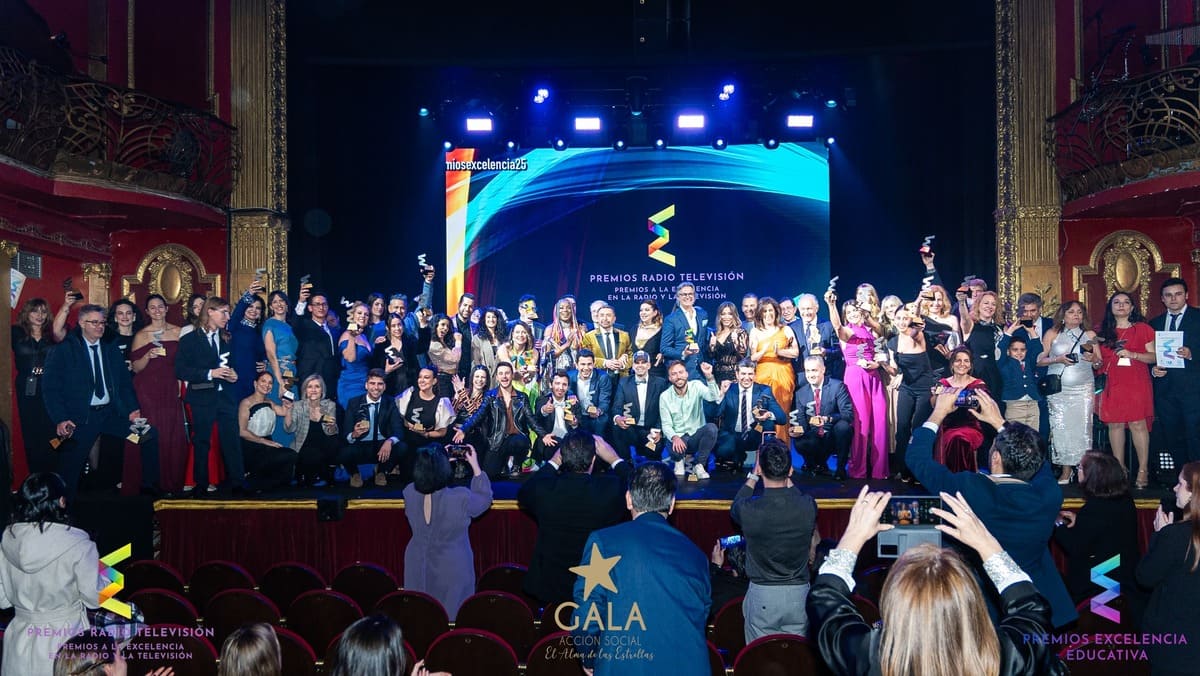 Imagen destacada de “EDOCENTES, galardonado con el Premio Excelencia Educativa 2025 como Mejor Centro de Formación Online para Docentes”