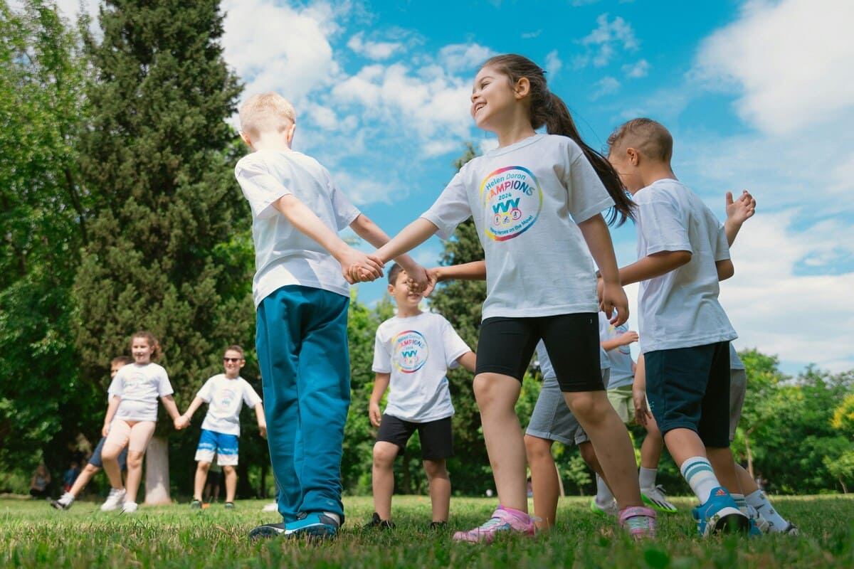 Imagen destacada de “Educación emocional en campamentos de verano: cómo trabajar habilidades sociales”
